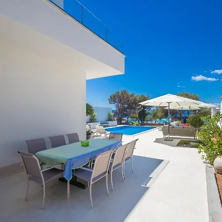 Mit Privatpool Fuer 12 Personen Ca 254 Qm In Punat, Kvarner Bucht Krk Krk Town