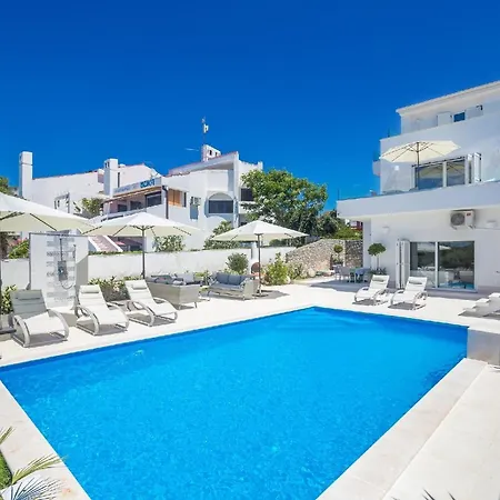 Mit Privatpool Fuer 12 Personen Ca 254 Qm In Punat, Kvarner Bucht Krk Holiday home