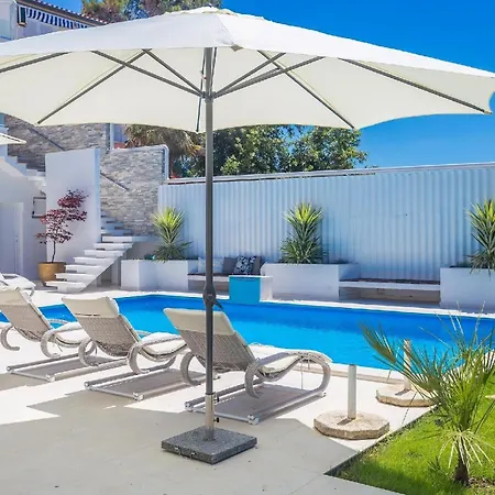 Holiday home Mit Privatpool Fuer 12 Personen Ca 254 Qm In Punat, Kvarner Bucht Krk Krk Town